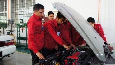 AUTOMOTIF