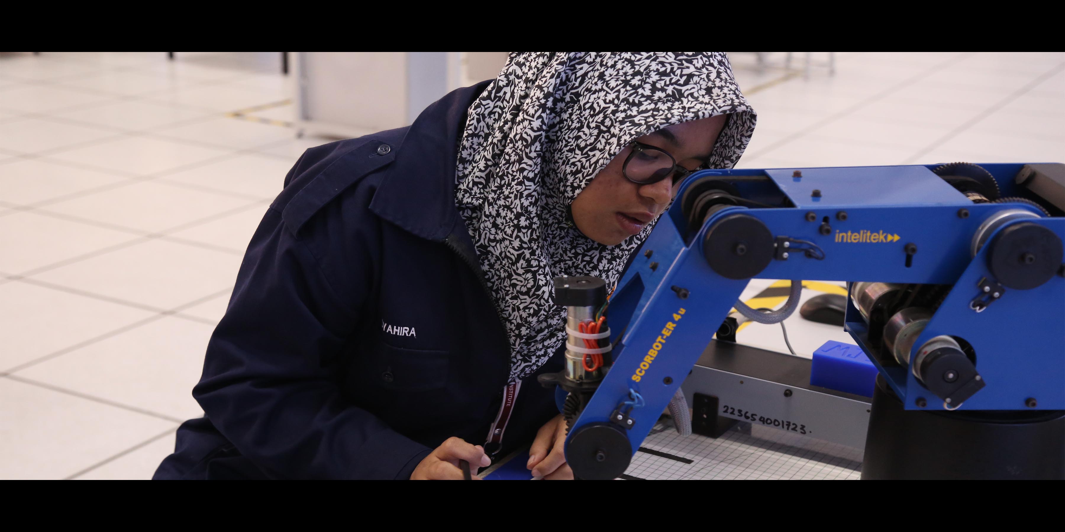 F57 - DIPLOMA KEJURUTERAAN ELEKTRONIK (PENGUKURAN ELEKTRONIK DAN KAWALAN)